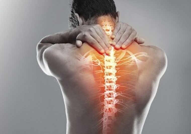 Mat thoracesch Osteochondrose ännert sech d’Struktur vum Knochengewebe vun der Wirbel